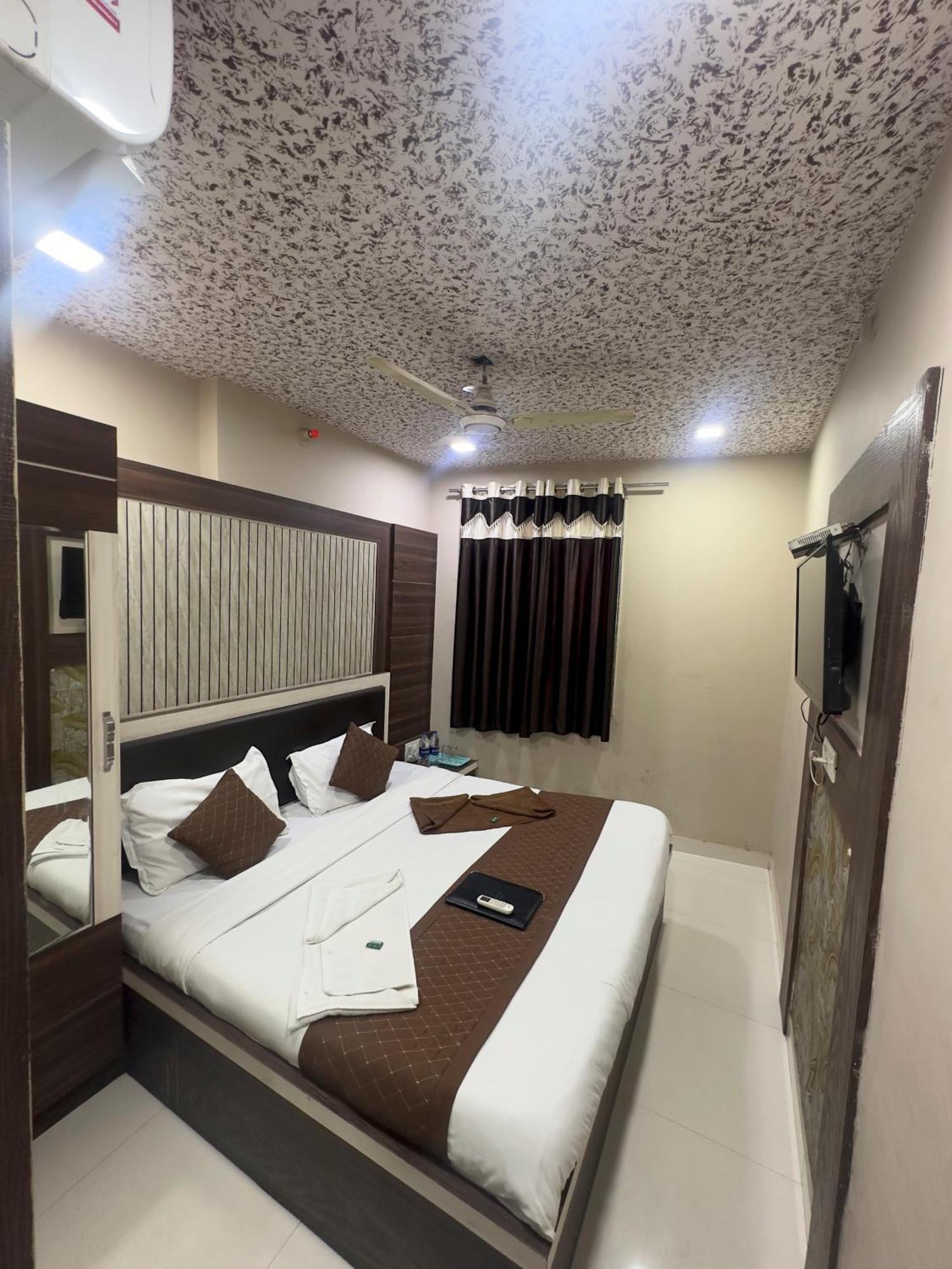 Hotel City Gold Ajmer Buitenkant foto